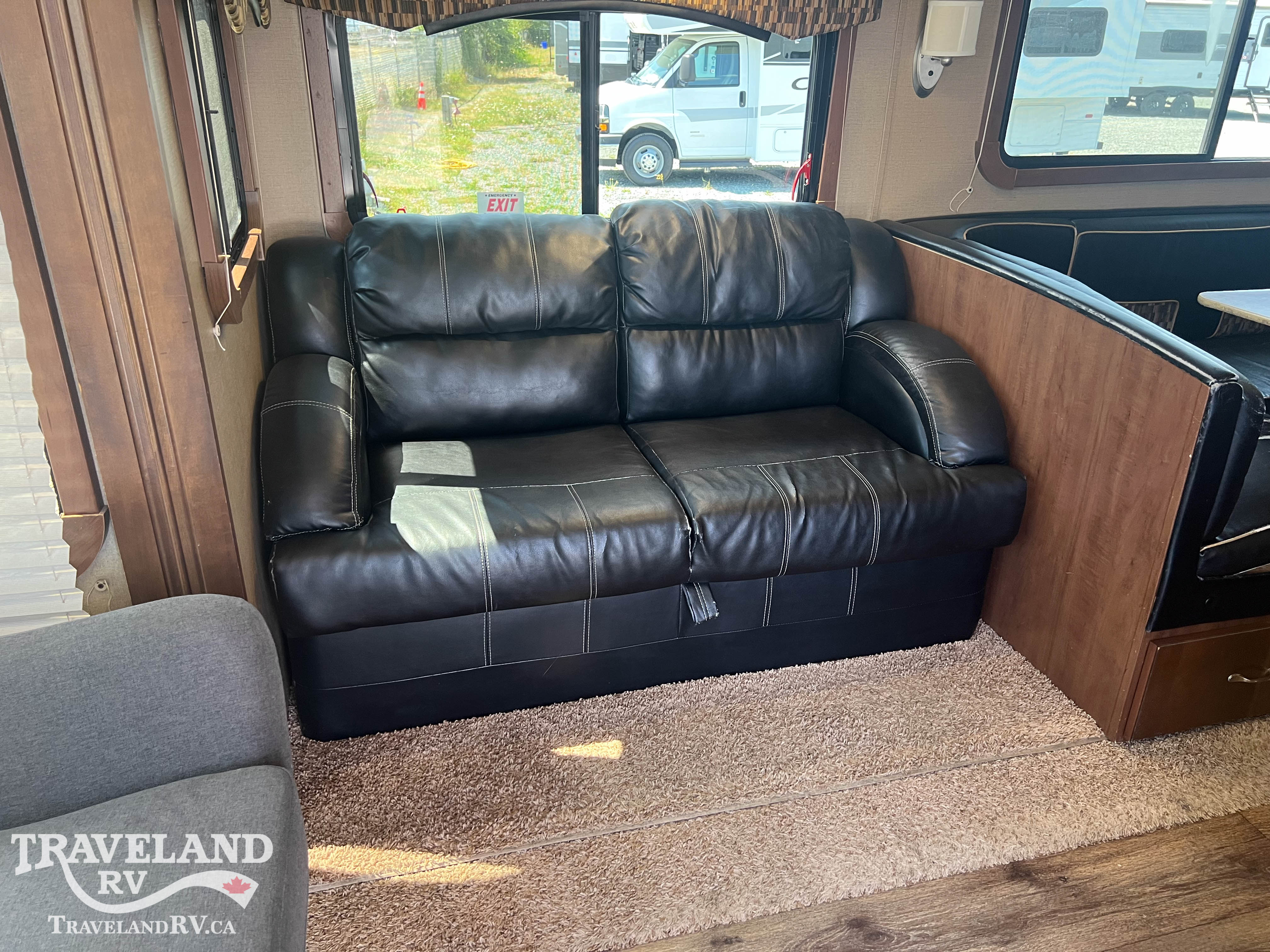 2014 Dutchmen Denali 2625RL Trail Edition - Image 10