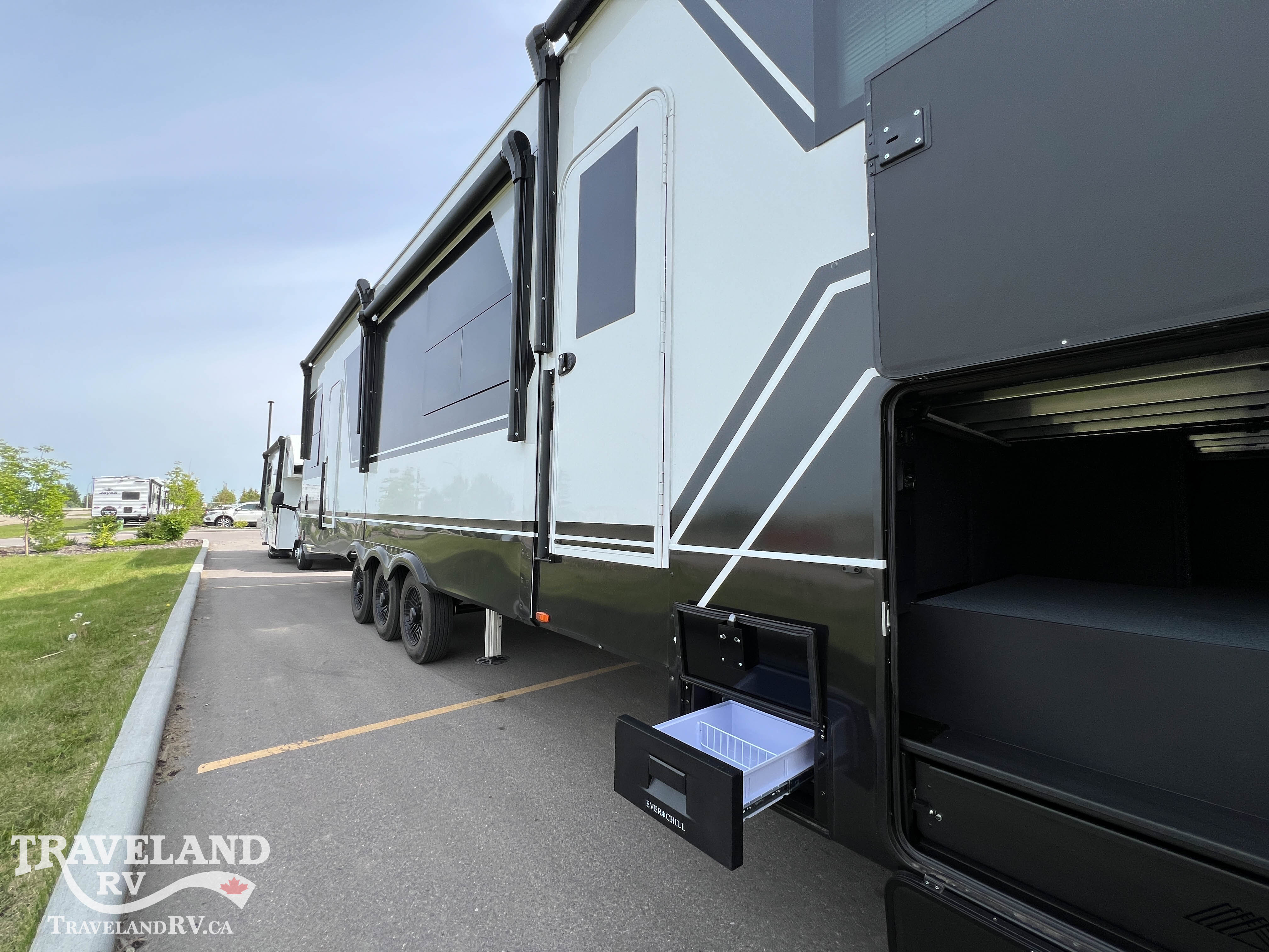 2027 Brinkley RV Model G 3950 - Image 10