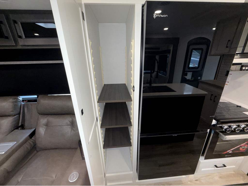 2026 VENTURE RV SPORTTREK 343VIK - Image 16