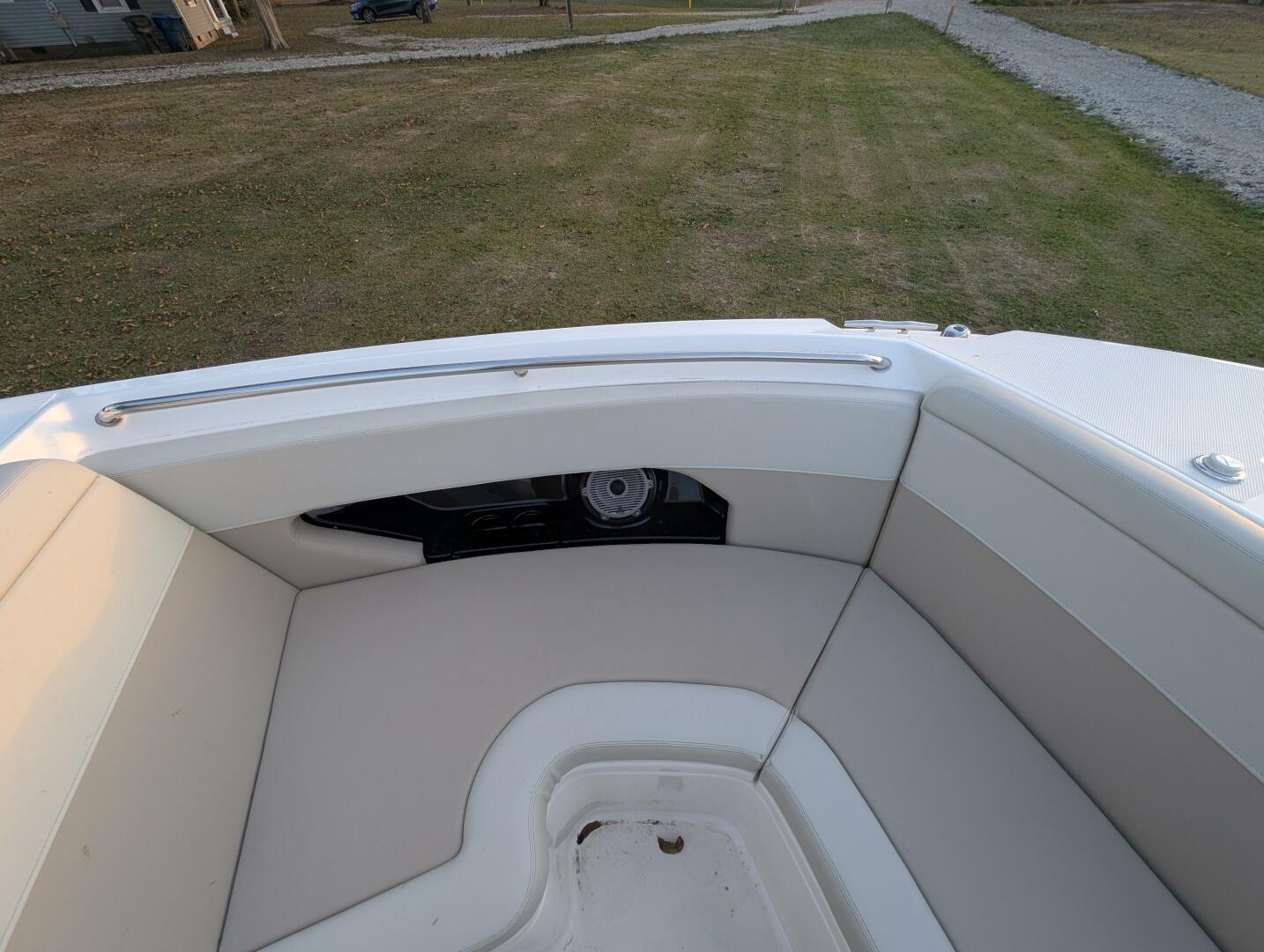 2023 Boston Whaler 240 Vantage - Image 34