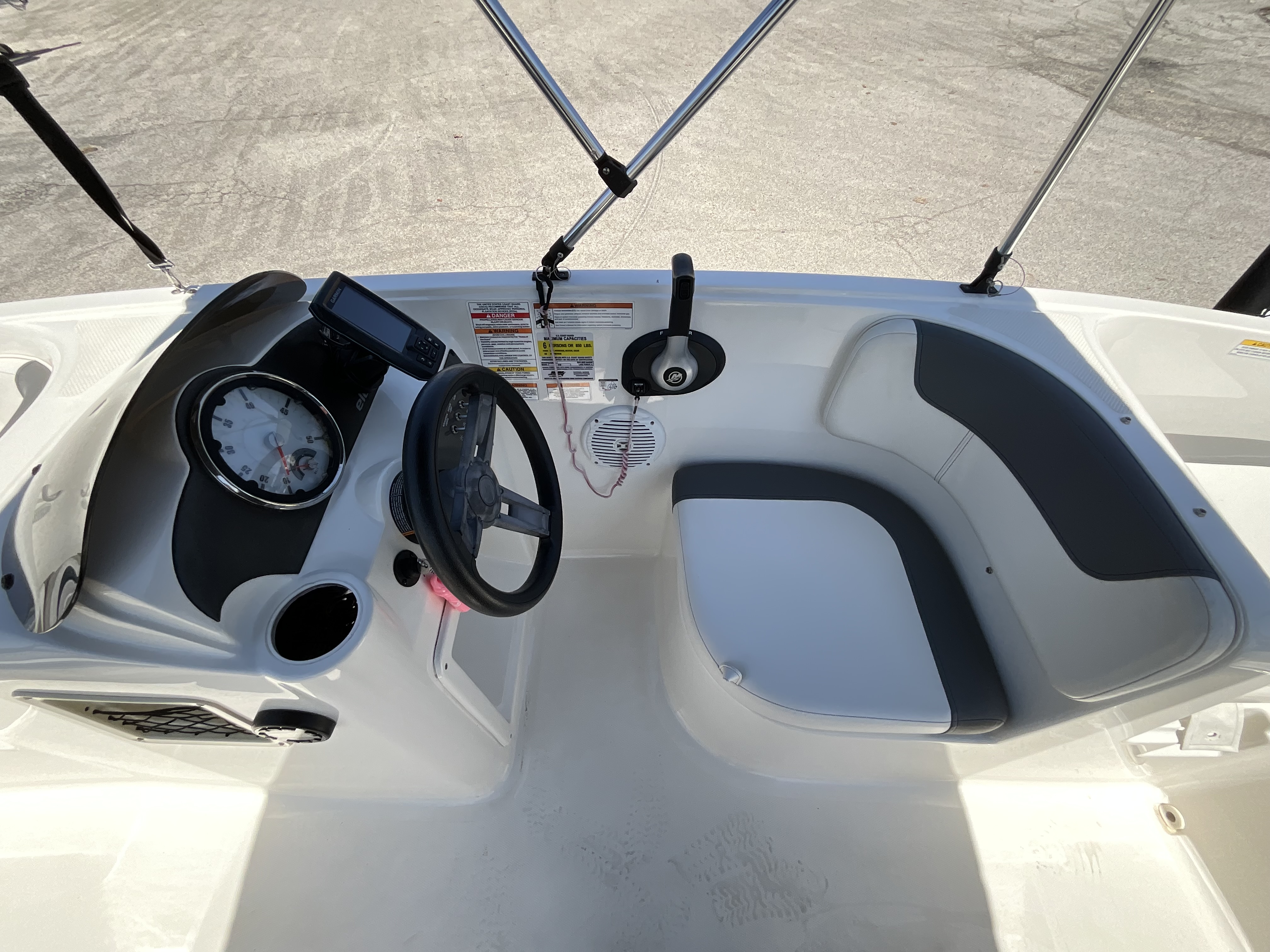 2019 Bayliner E Series Element E16 - Image 11