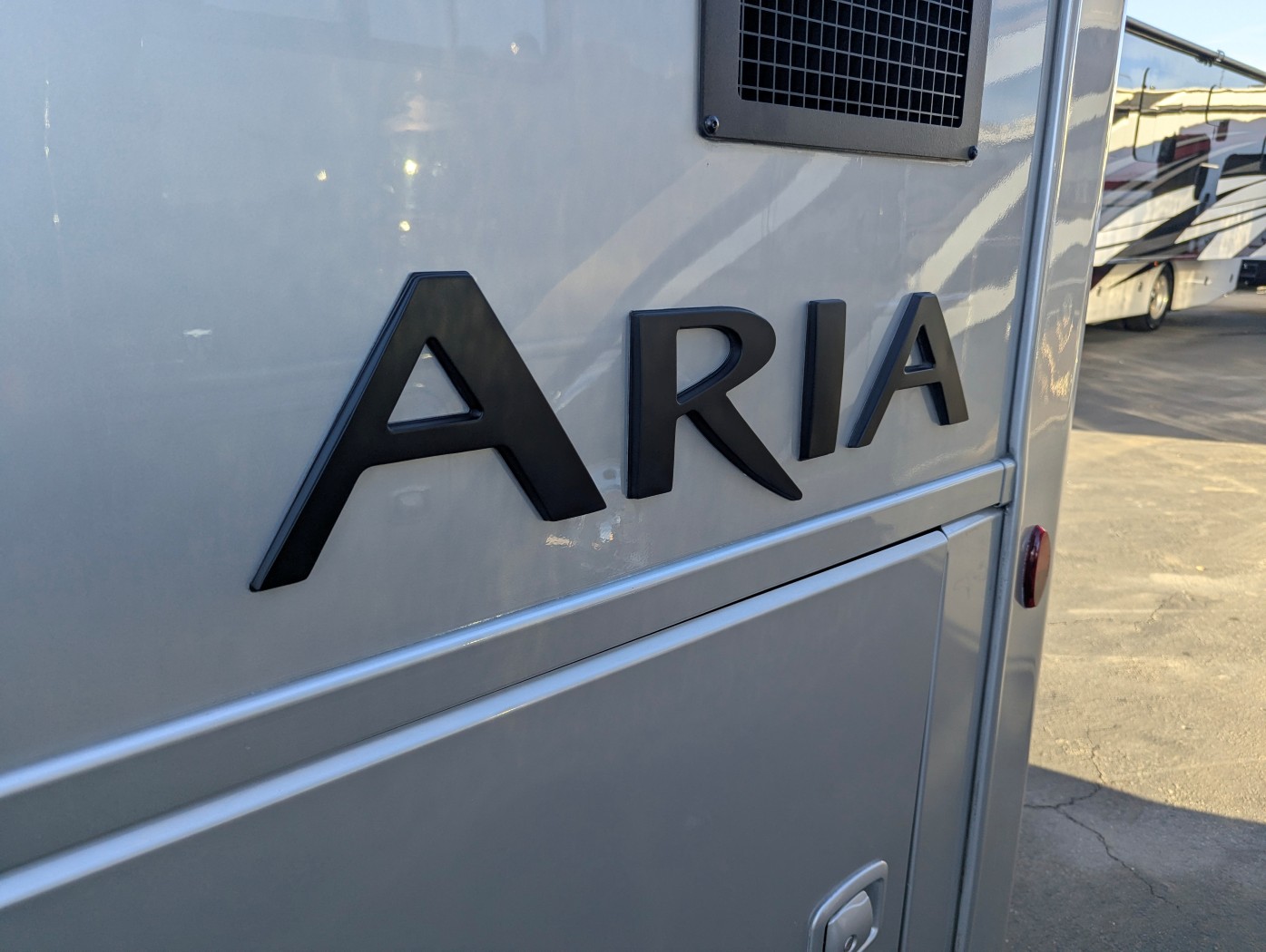 2026 Thor Motor Coach Aria 3901 - Image 4