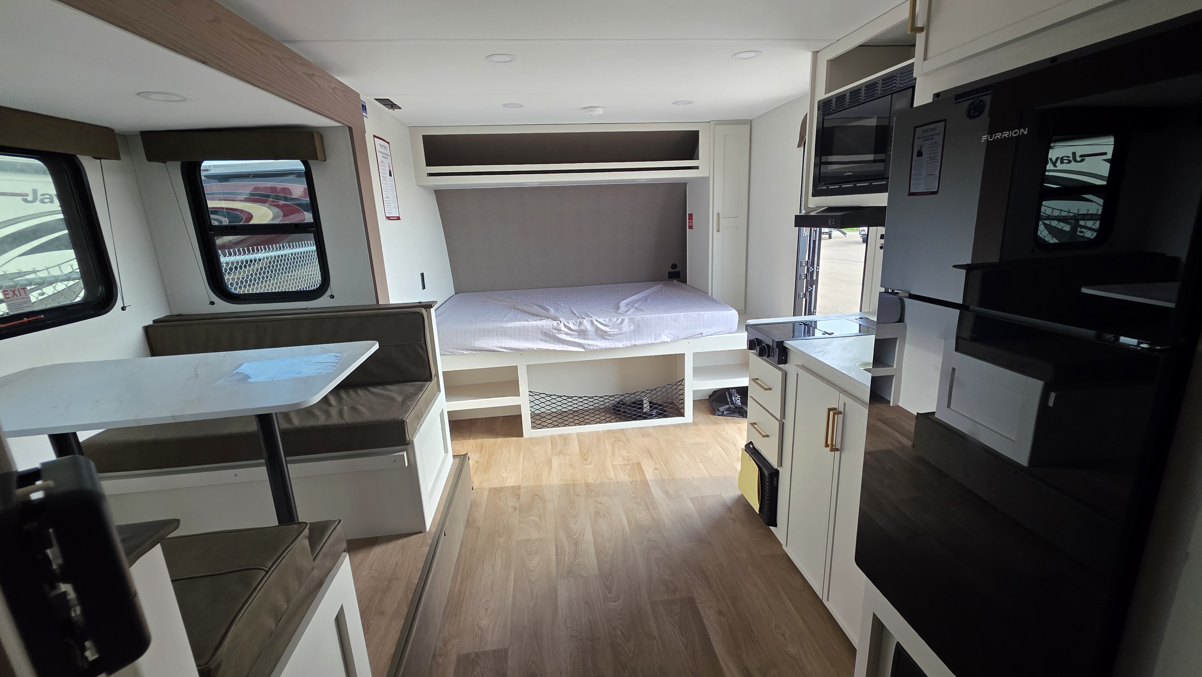 2027 GRAND DESIGN TRANSCEND 161DB - Image 18