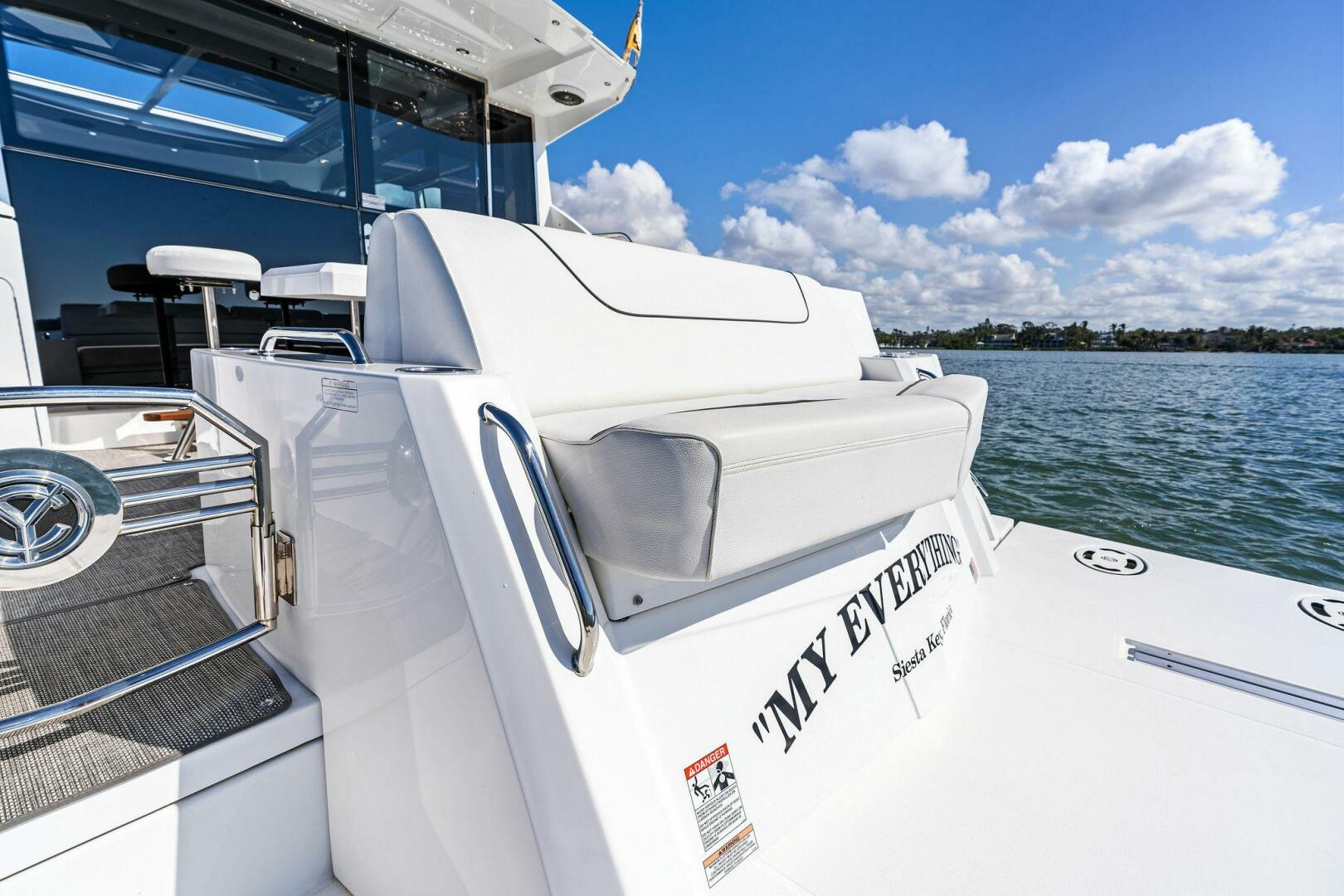 2019 Cruisers Yachts 45 Cantius - Image 24