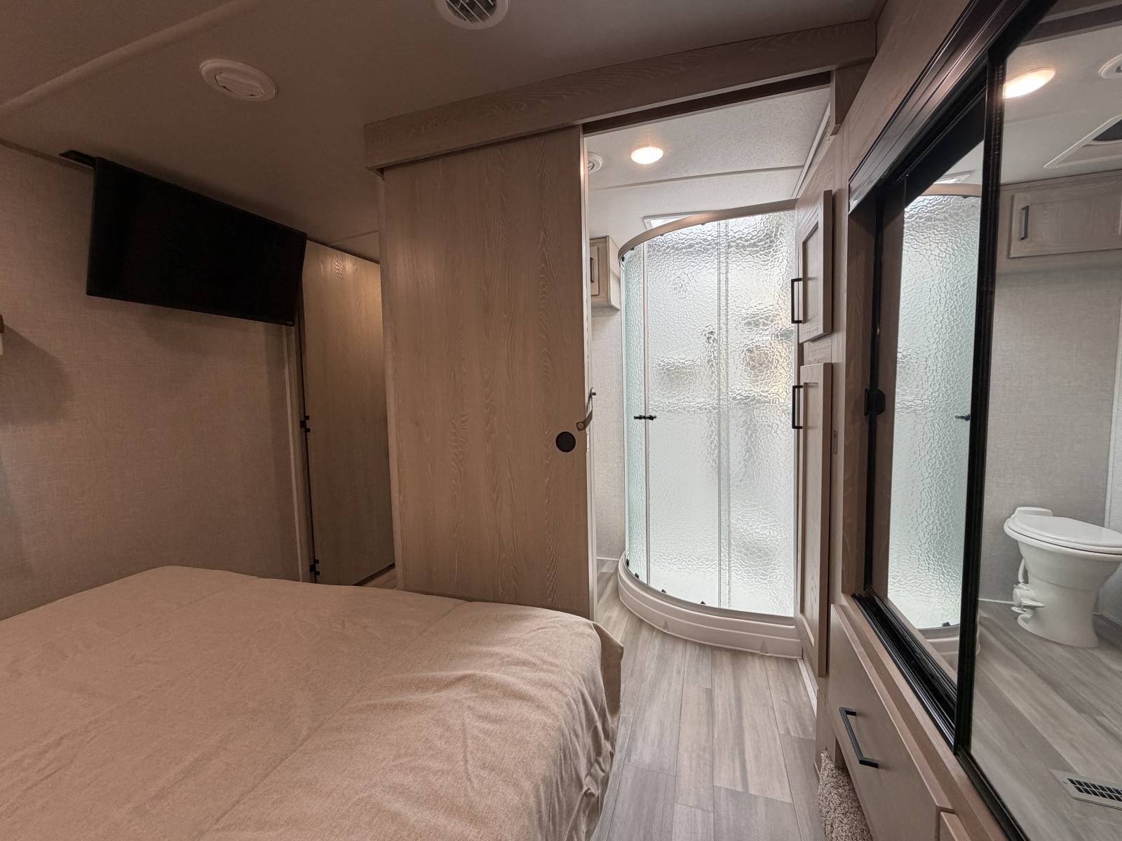 2022 Forest River Rockwood Ultra Lite 2883WS - Image 11