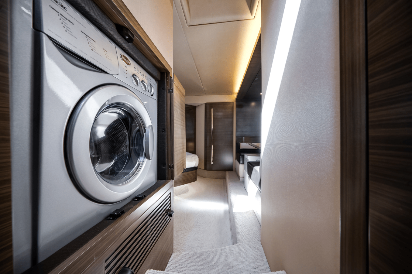 2017 Azimut 55S - Image 31