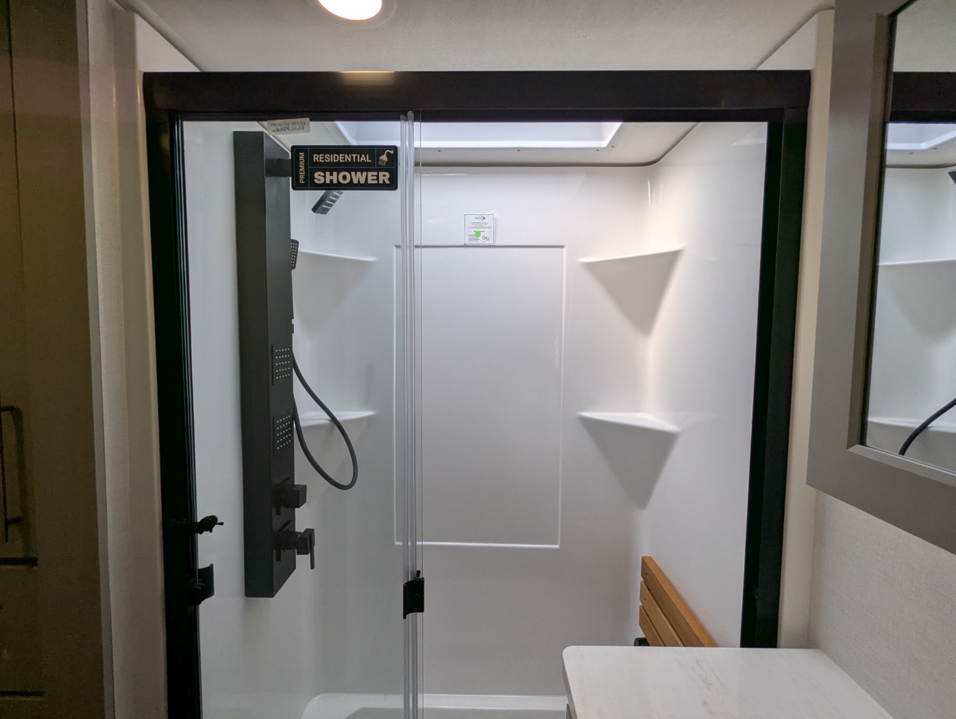 2026 Alliance RV Paradigm 385FL - Image 32