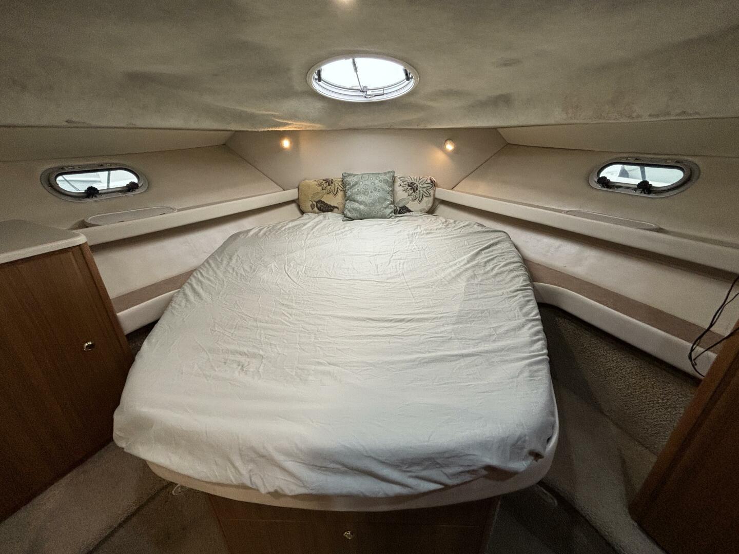 2000 Bayliner 3788 Command Bridge - Image 18