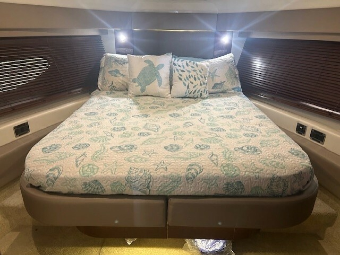 2017 Sea Ray 460 FLY - Image 11