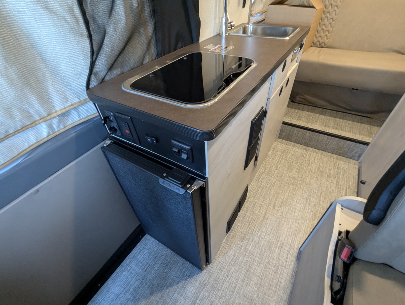 2027 Winnebago Solis 59P - Image 20