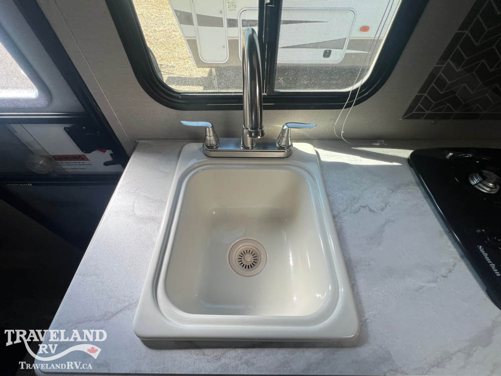 2019 Venture RV Sonic Lite SL169VUD - Image 13