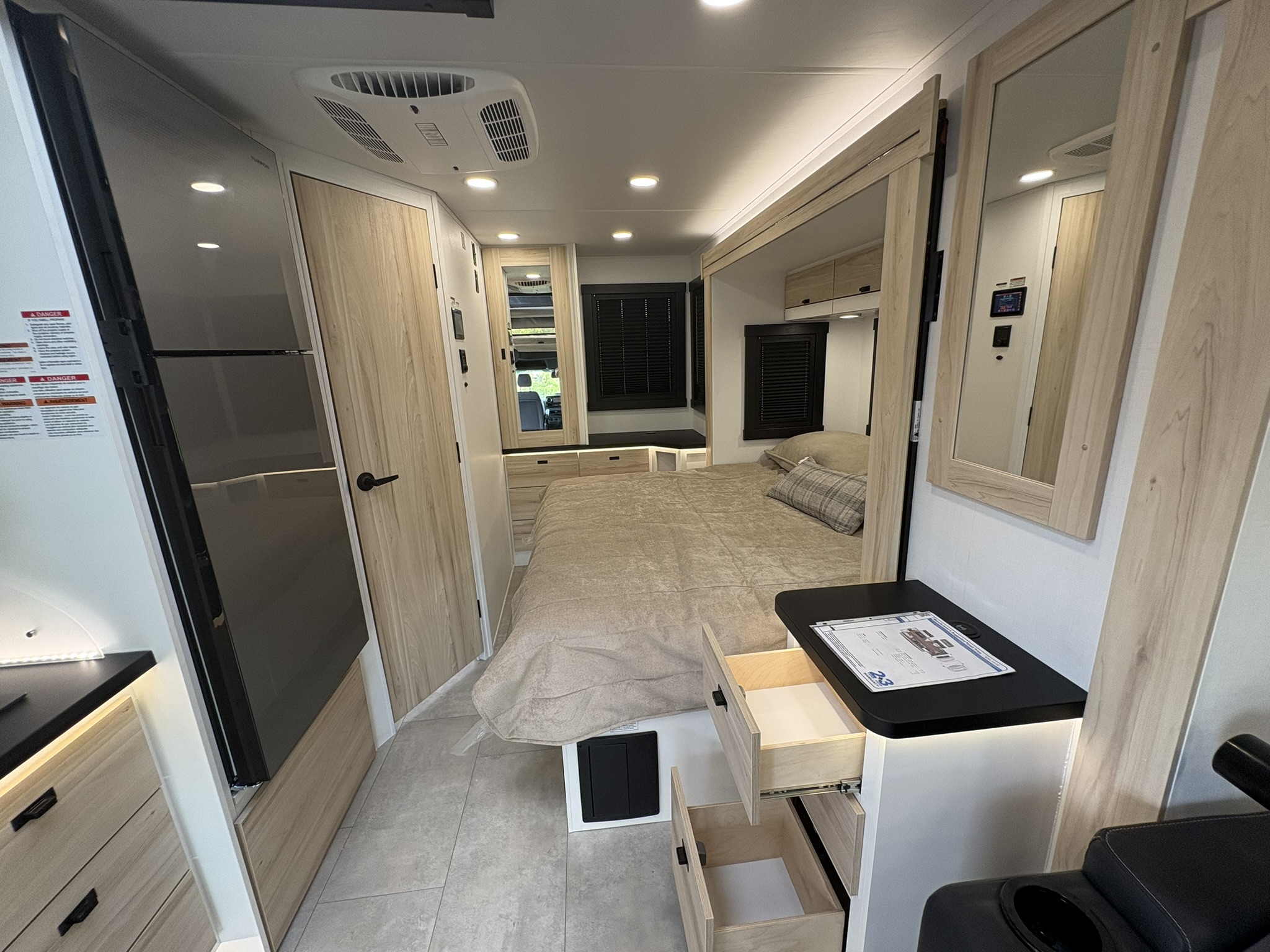 2027 JAYCO MELBOURNE PRESTIGE 25LP - Image 30