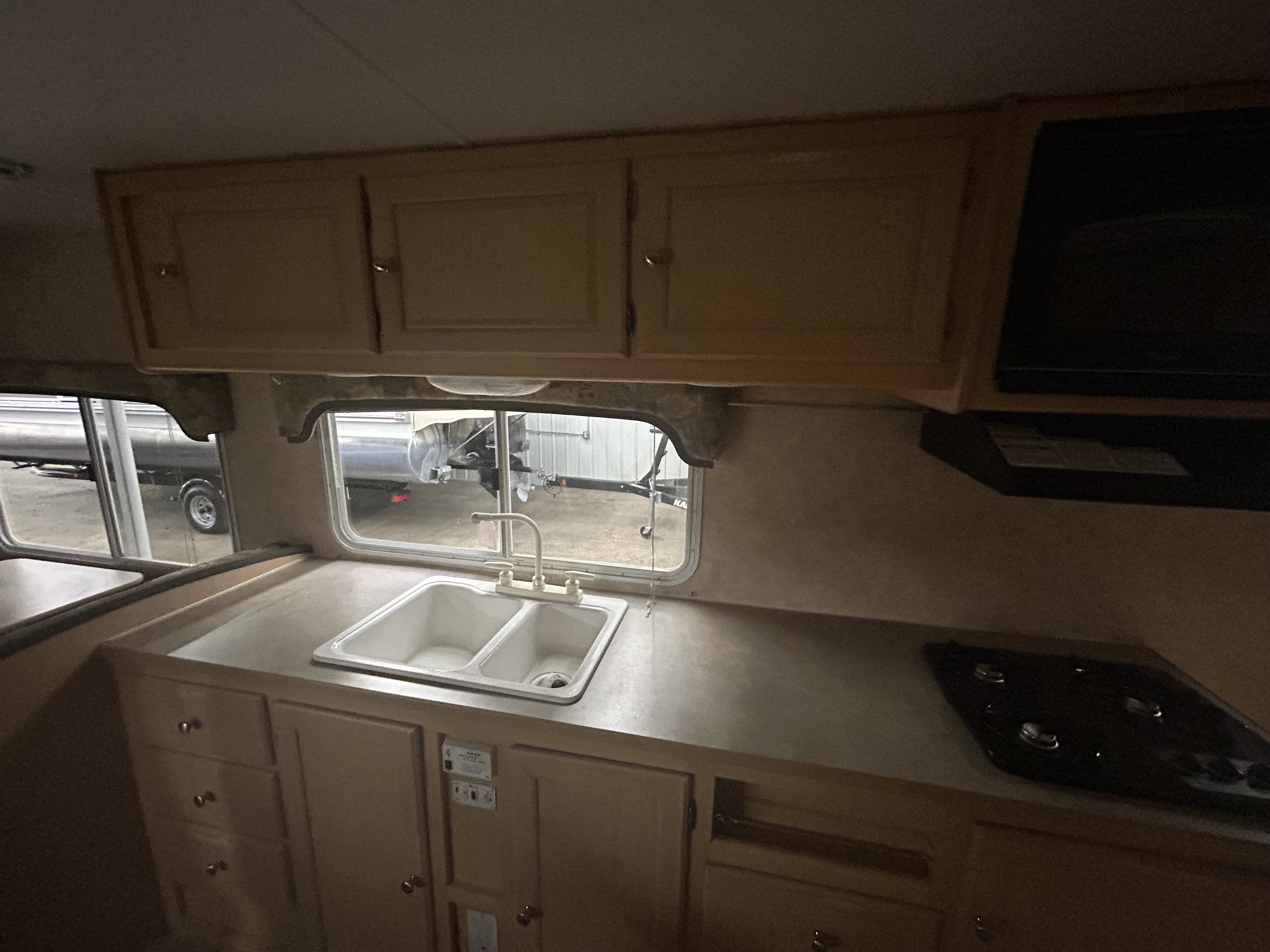 2004 KODIAK K235 - Image 8