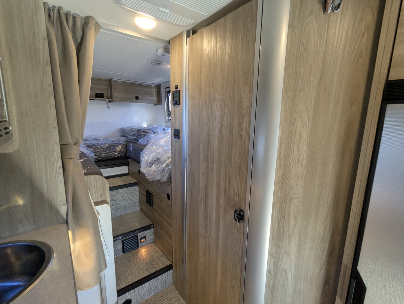 2026 Winnebago Ekko Sprinter 23B AWD - ATH Edition - Image 18