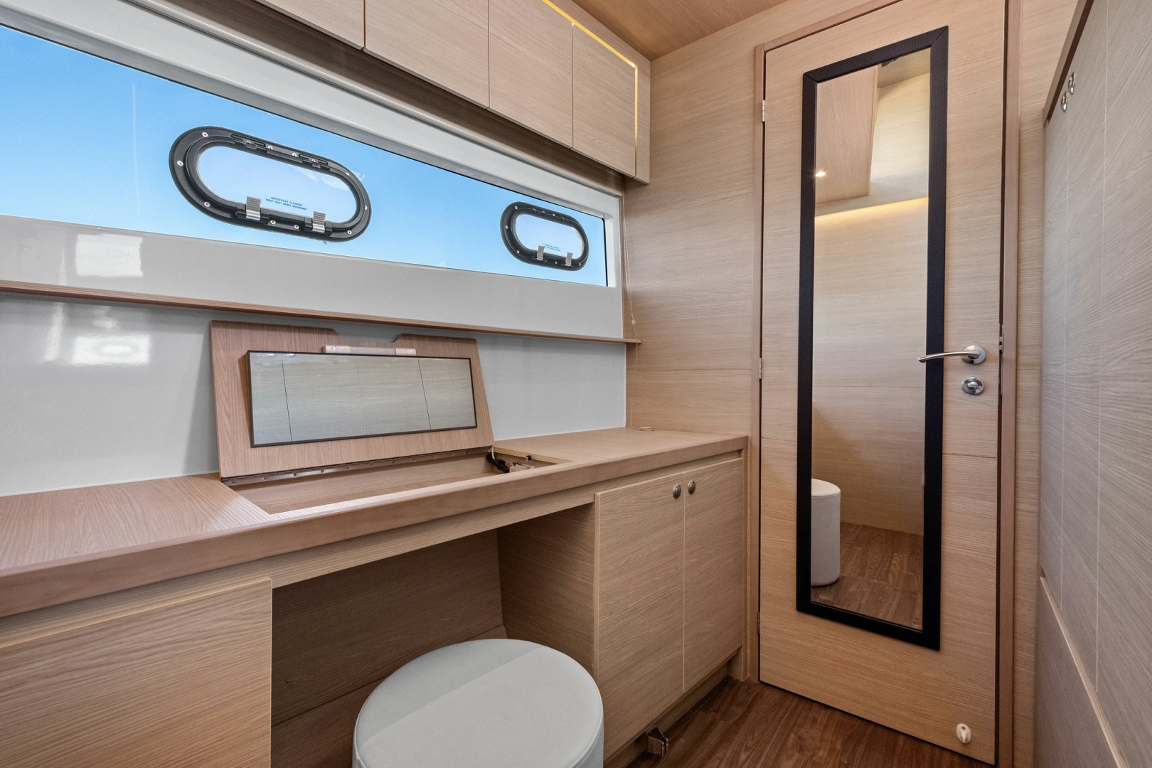 2022 Aquila 54 Yacht - Image 25