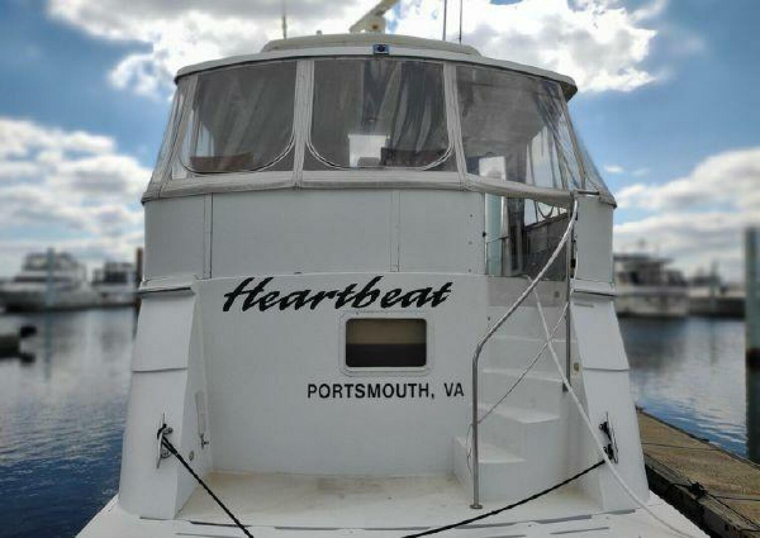 1996 Hatteras 50' Sport Deck - Image 4