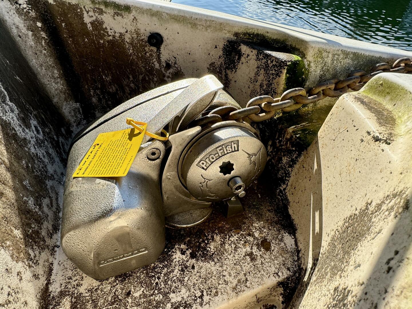 2004 Rinker 342 Fiesta Vee - Image 35