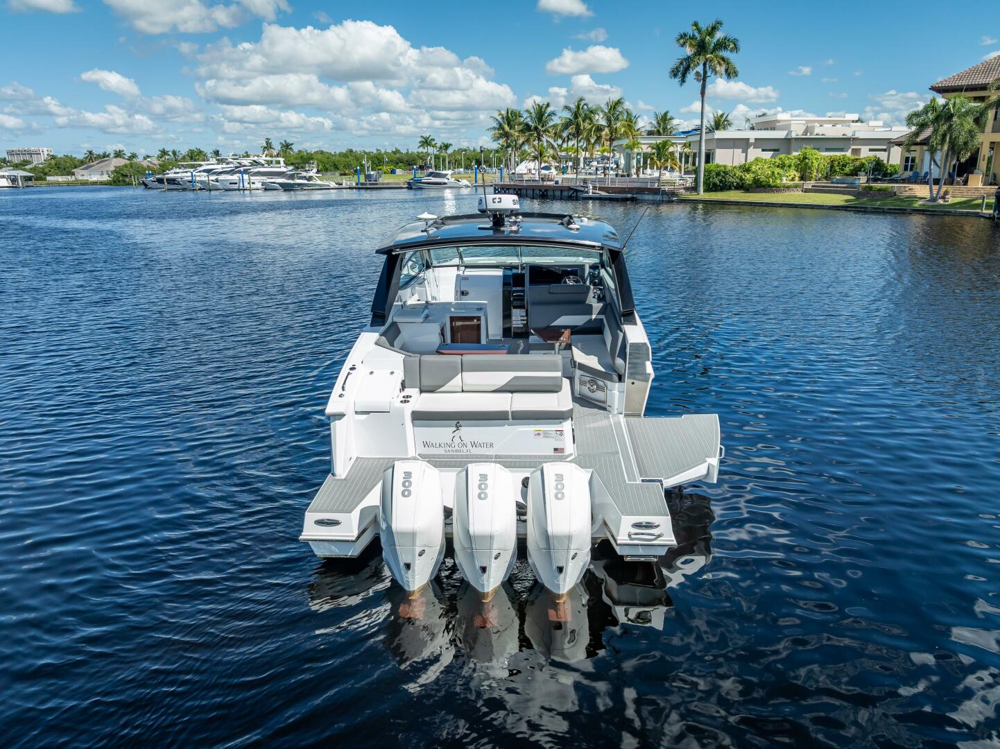 2022 Cruisers Yachts GLS OB - Image 3