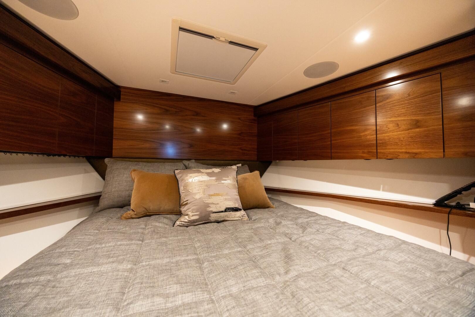 2025 Viking 82 Convertible - Image 24