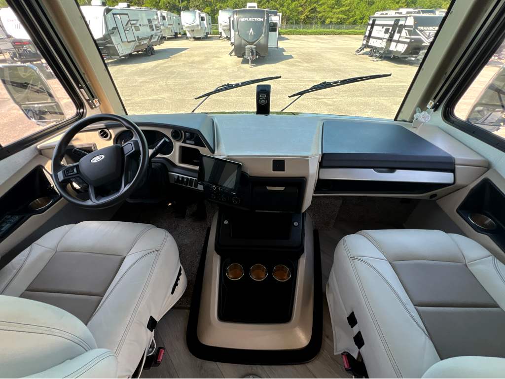 2024 HOLIDAY RAMBLER INVICTA 36Y - Image 33