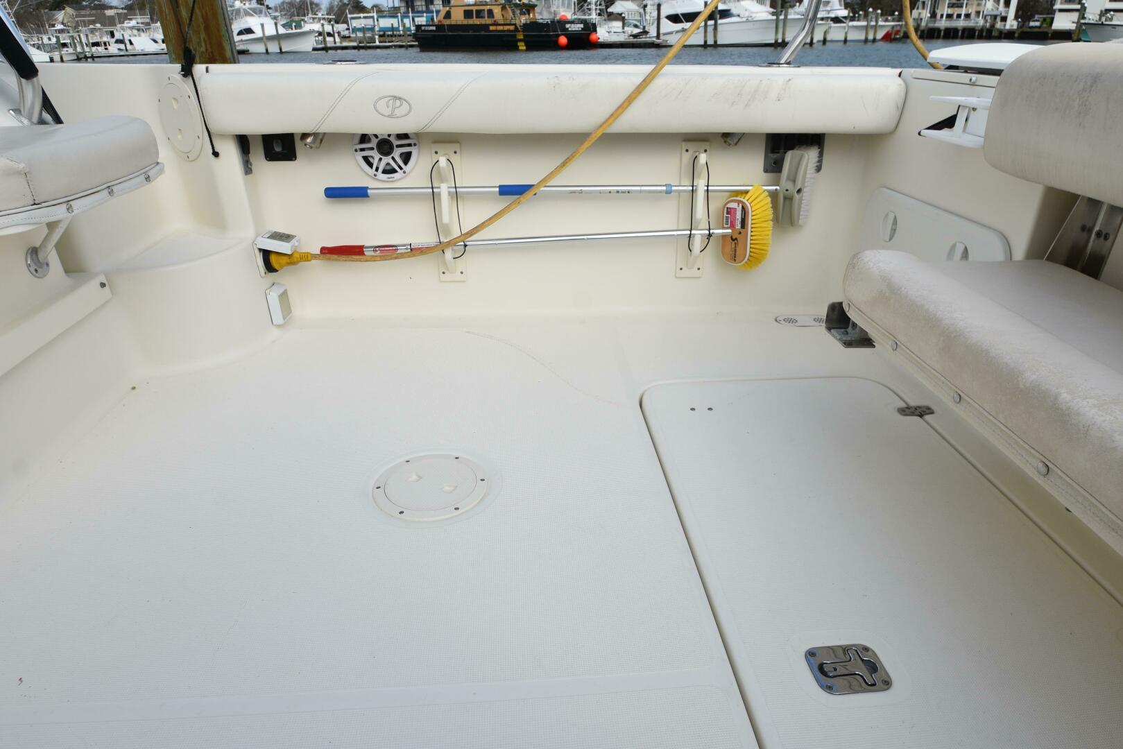 2005 Pursuit 3070 Offshore Express - Image 7