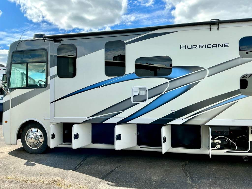 2023 THOR MOTOR COACH 34J - Image 6
