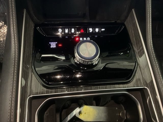 2022 Jeep Wagoneer Utility 4D Series II 4WD - Image 27