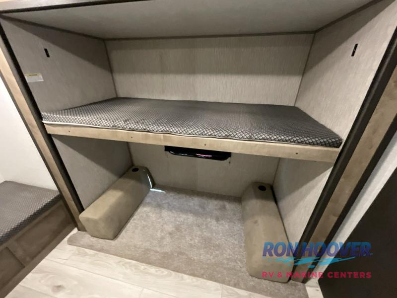 2025 KEYSTONE 310BR - Image 22