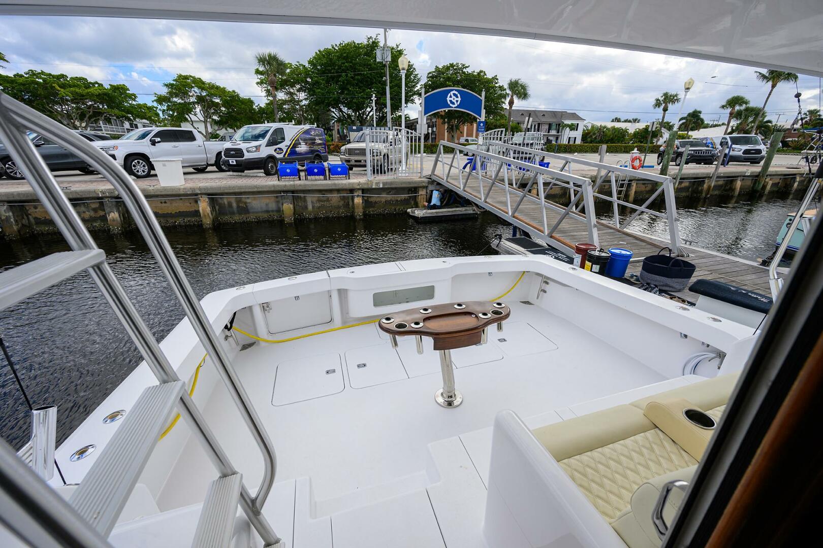 2004 Viking 56 Convertible - Image 28