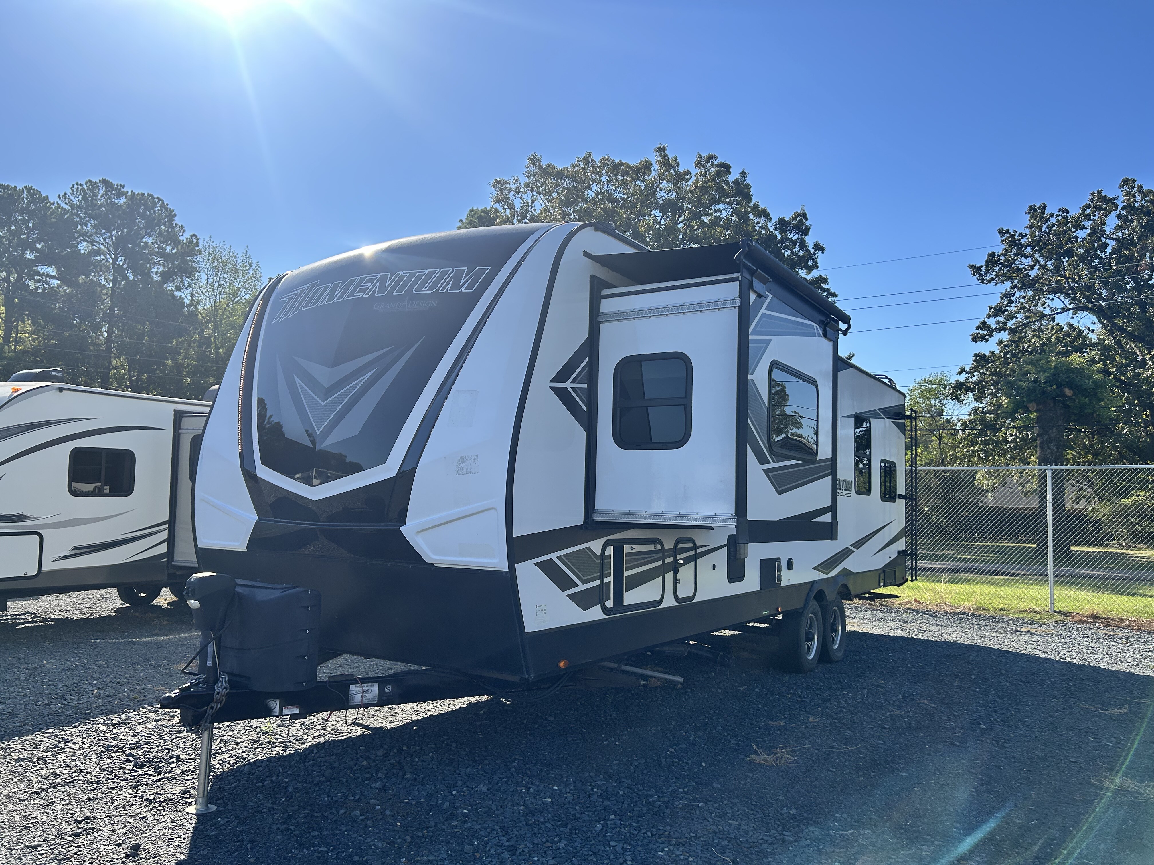2021 Grand Design Momentum G-Class 29G - Image 2