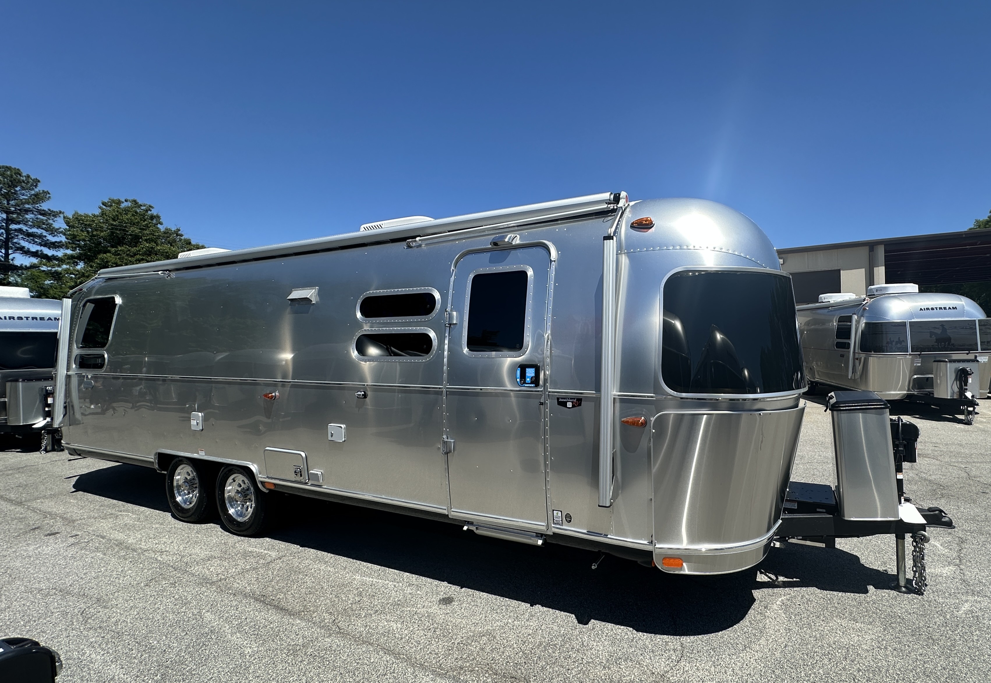 2026 Airstream Globetrotter 30RB - Image 1