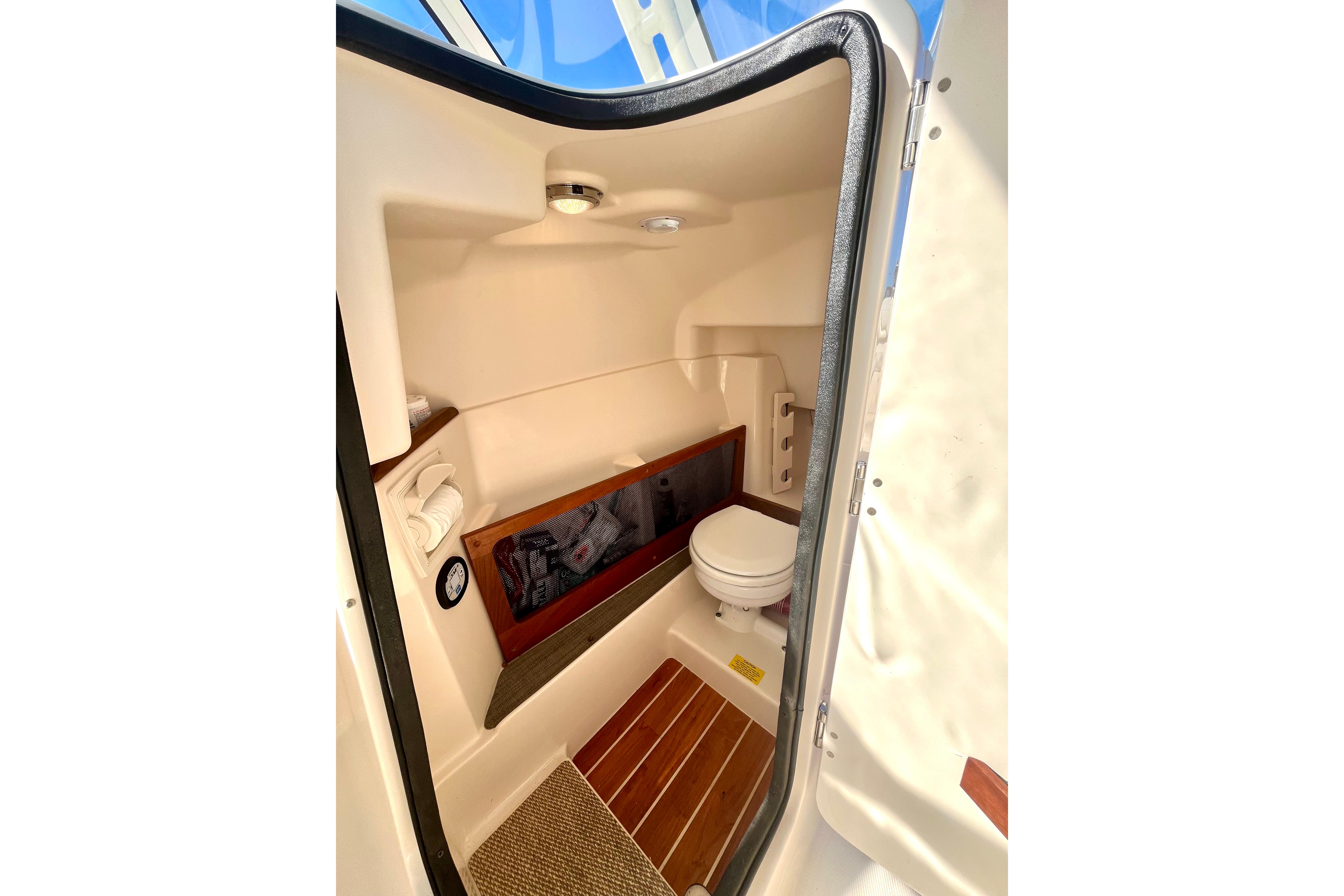 2018 Grady-White Freedom 275 - Image 38