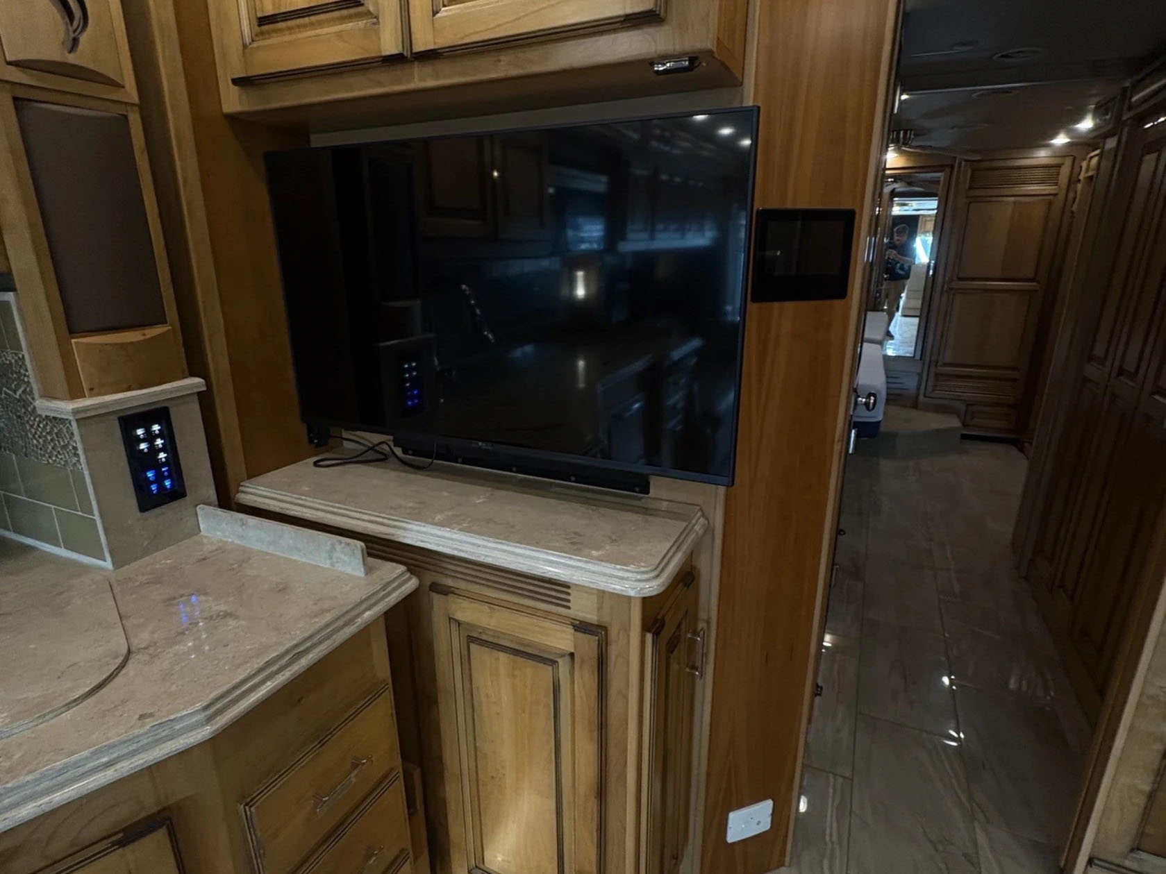 2018 TIFFIN PHAETON 40 QKH - Image 18