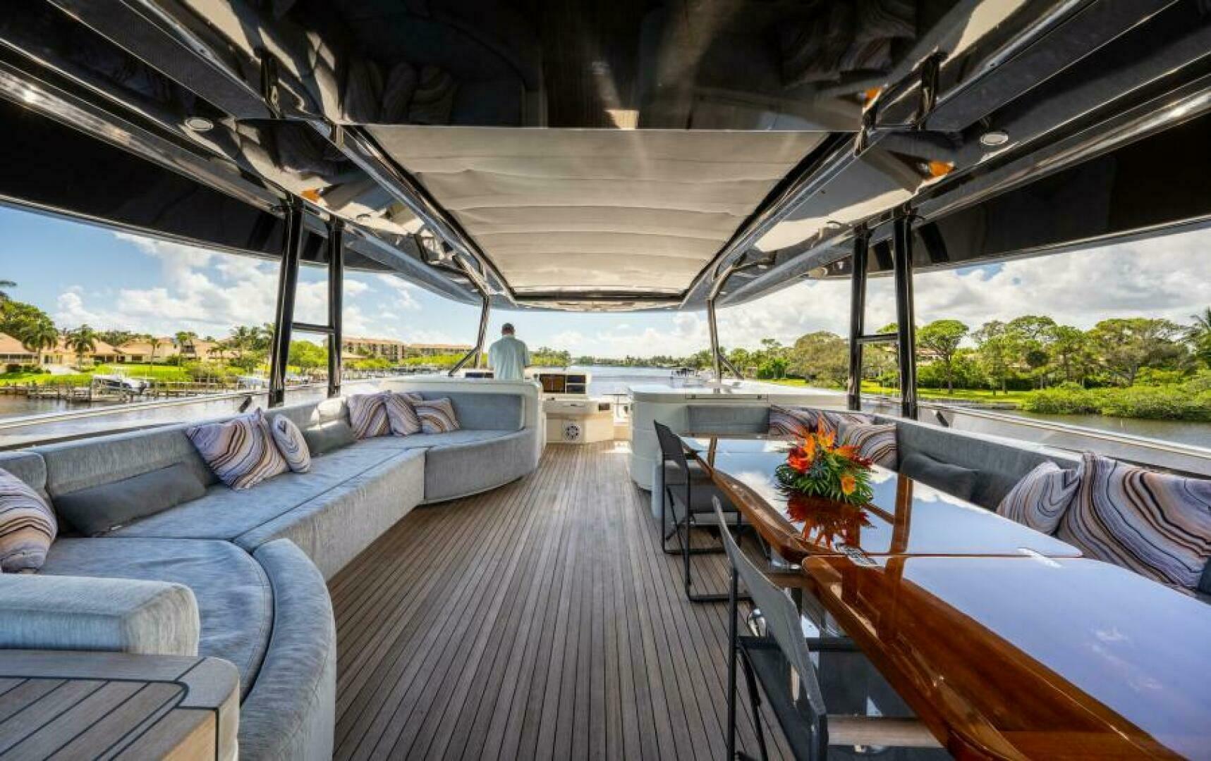 2015 Monte Carlo Yachts MCY86 - Image 28