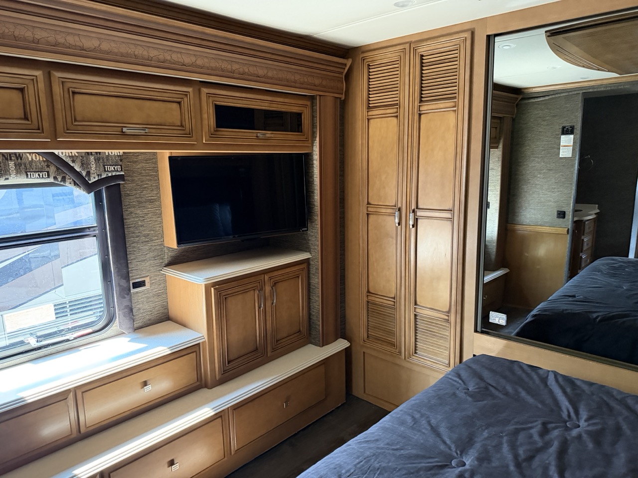 2016 Newmar Ventana LE 4044 - Image 19