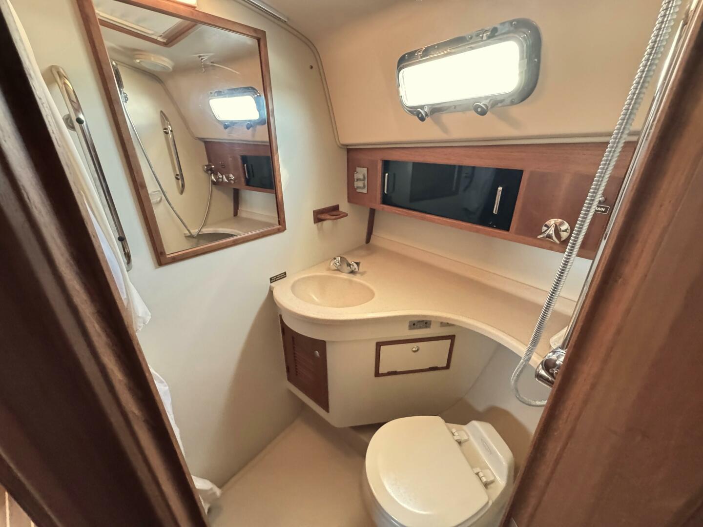 2004 Island Packet 360 Hardtop Express Cruiser - Image 19