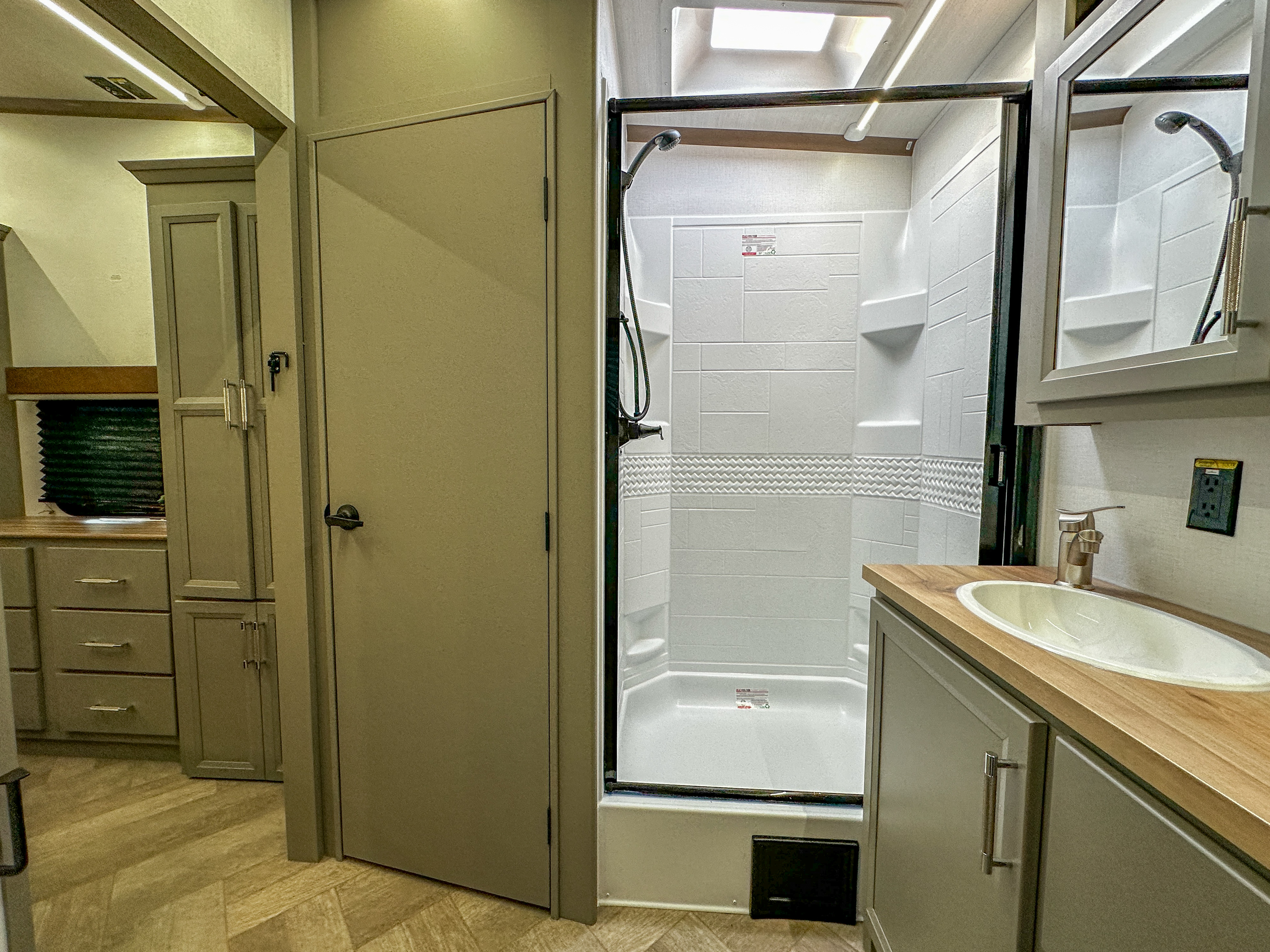 2026 Keystone Sprinter 3800FLB - Image 20