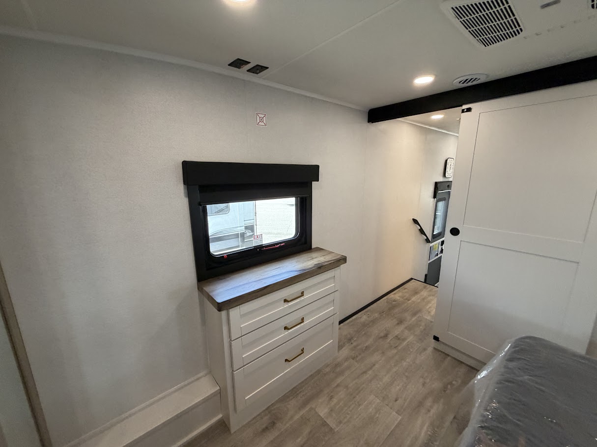 2027 JAYCO EAGLE 321RSTS - Image 47