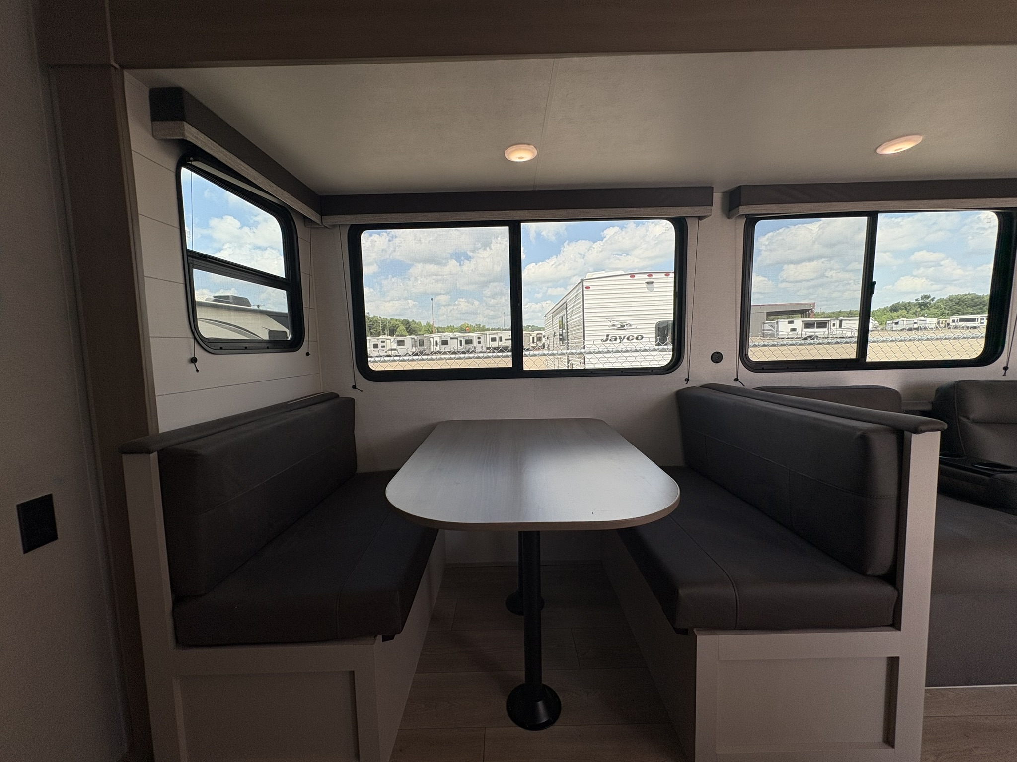 2027 Jayco Jay Flight SLX 261BHS - Image 22