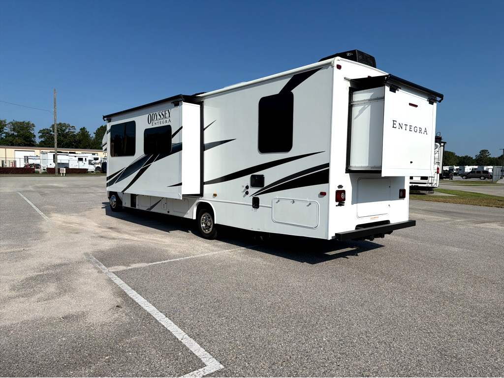 2025 ENTEGRA COACH ODYSSEY 30Z - Image 4
