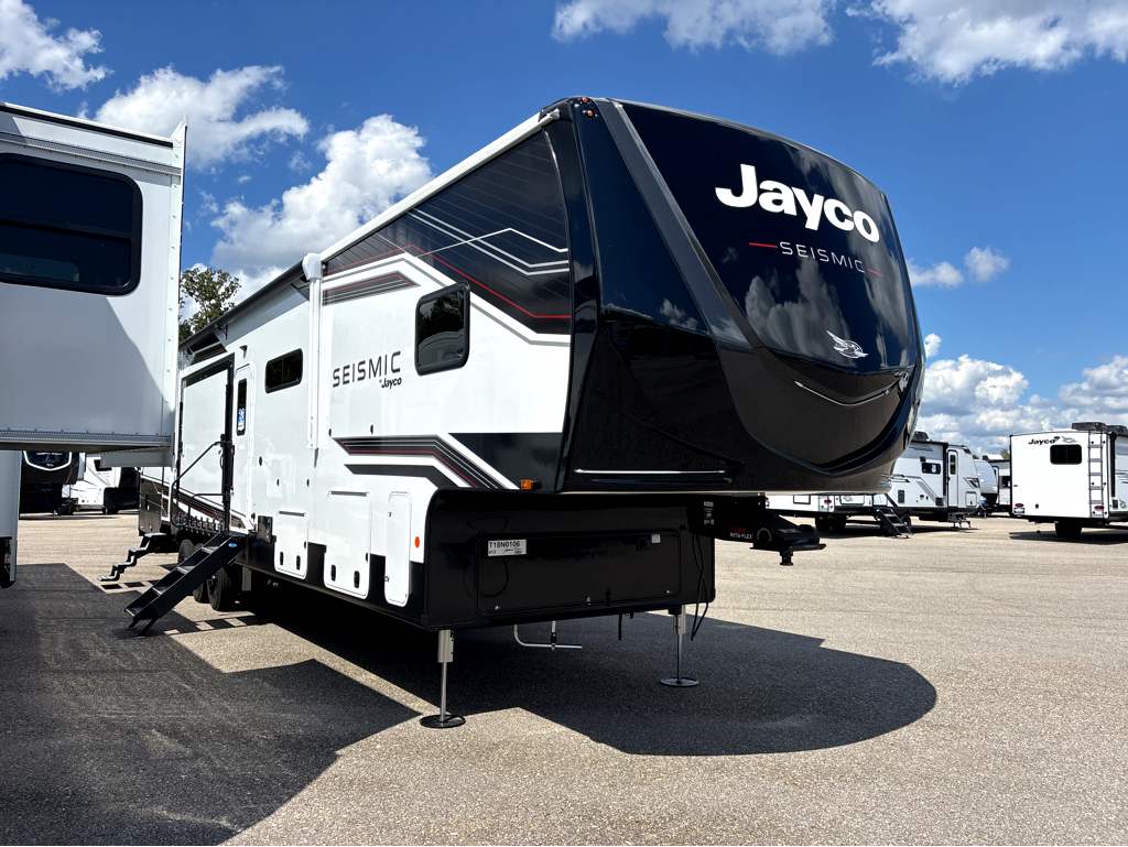 2026 JAYCO SEISMIC 413 - Image 1