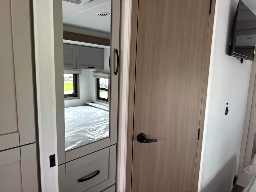 2027 ENTEGRA COACH ESTEEM XL 32U - Image 19