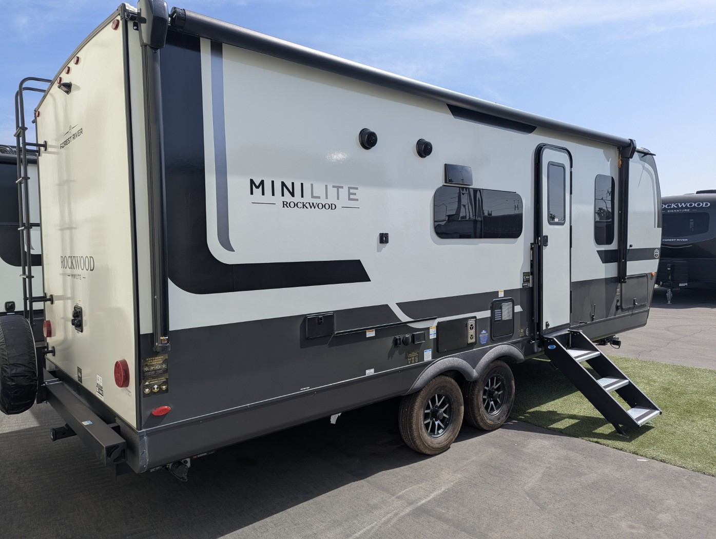 2026 Forest River Rockwood Mini Lite 2520BH - Image 5