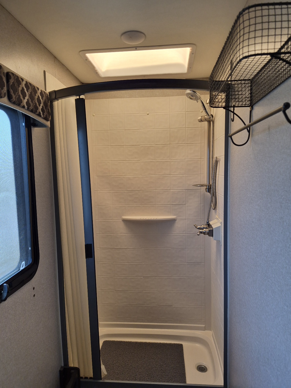 2018 DYNAMAX ISATA 5 30FWD - Image 15