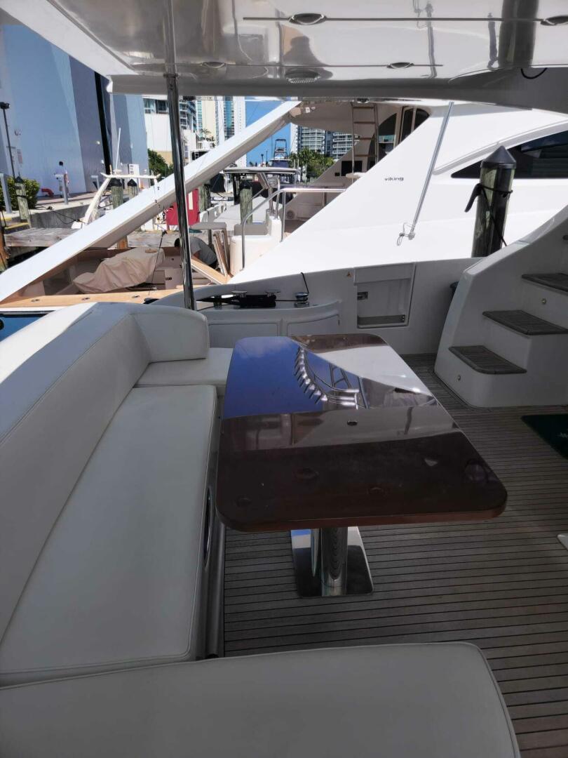 2014 Azimut Flybridge - Image 14