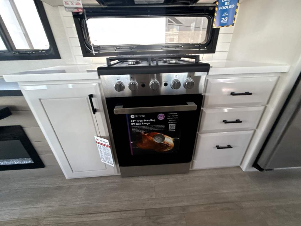 2026 JAYCO PINNACLE 36FBTS - Image 15