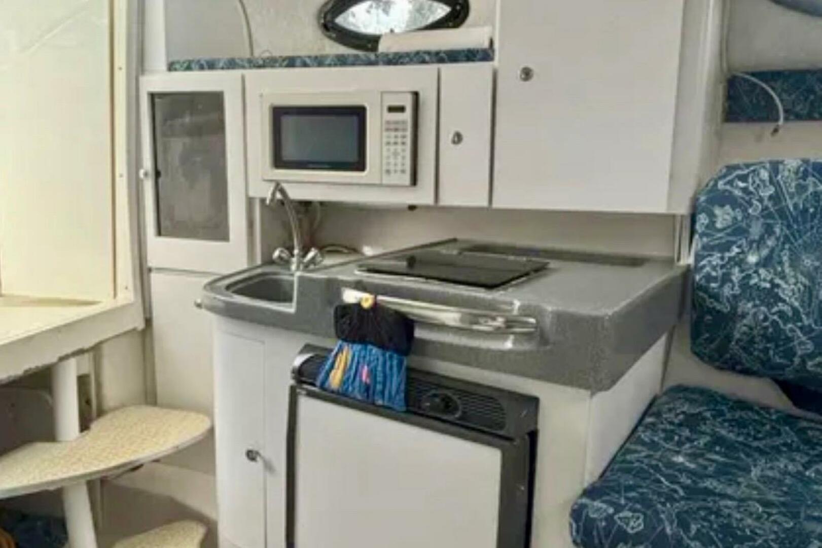 2002 Wellcraft 290 Coastal - Image 17