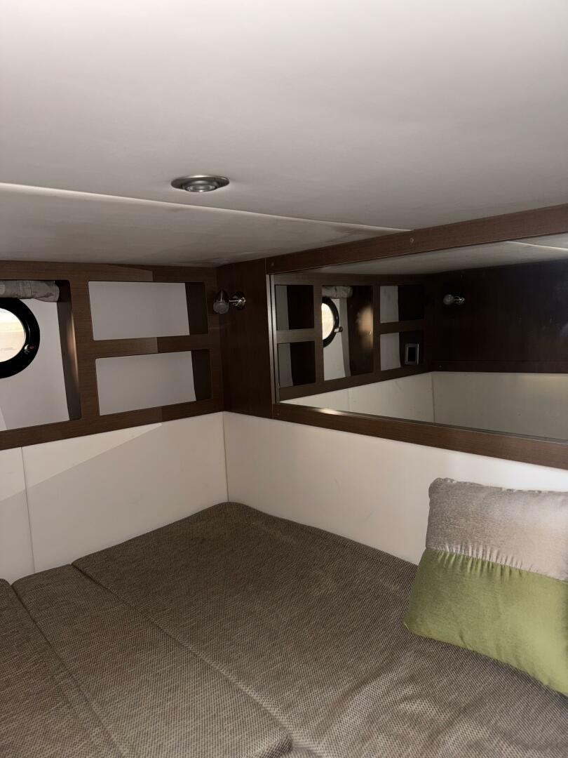 2016 Sea Ray Sundancer 350 - Image 127