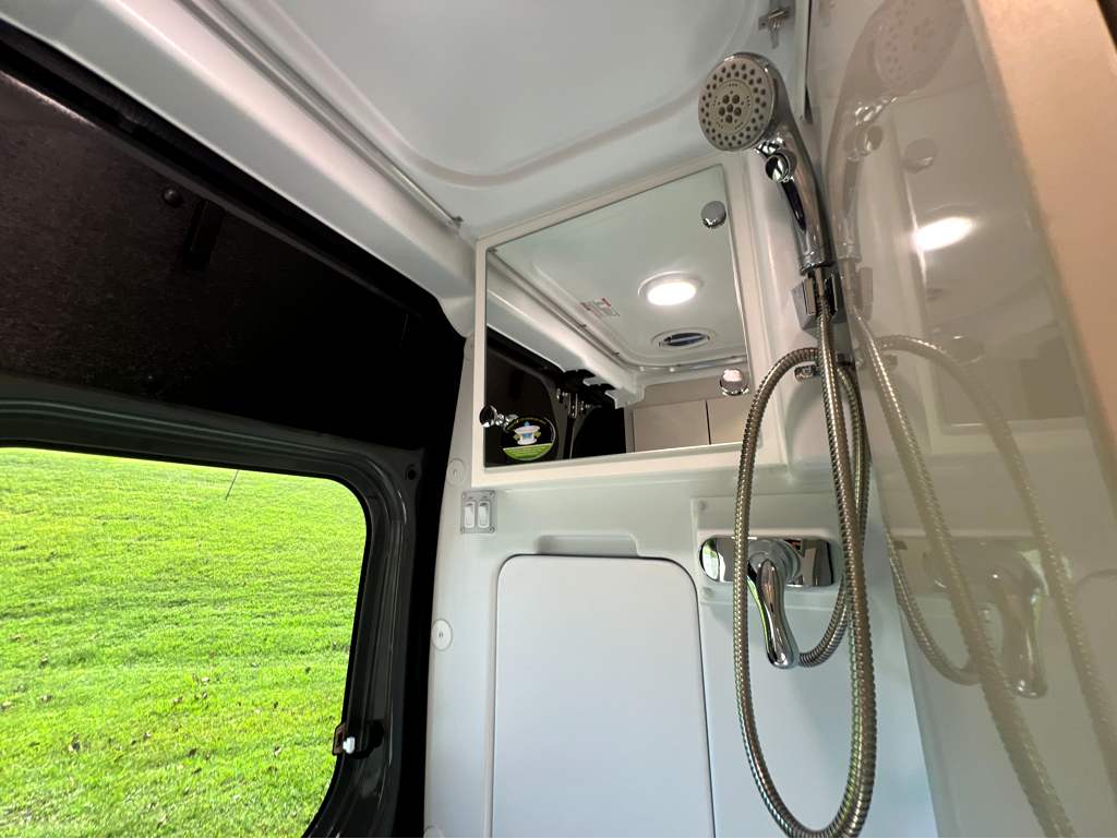 2027 THOR MOTOR COACH SEQUENCE 20L - Image 16