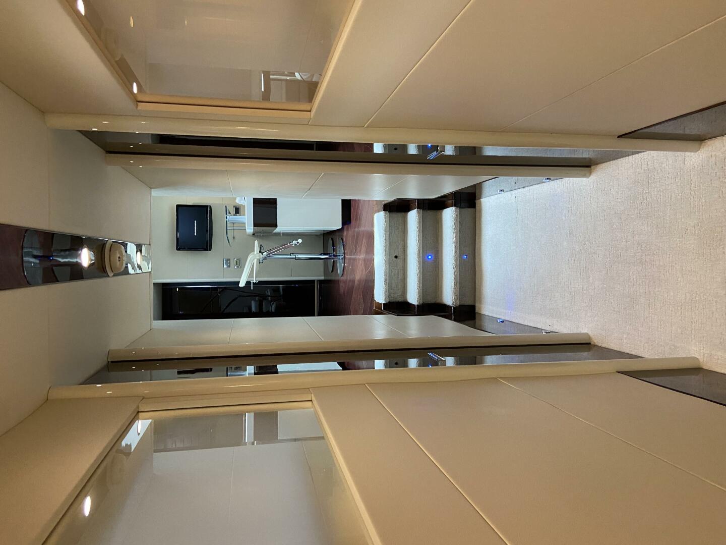 2009 Lazzara Yachts LSX 75 - Image 17